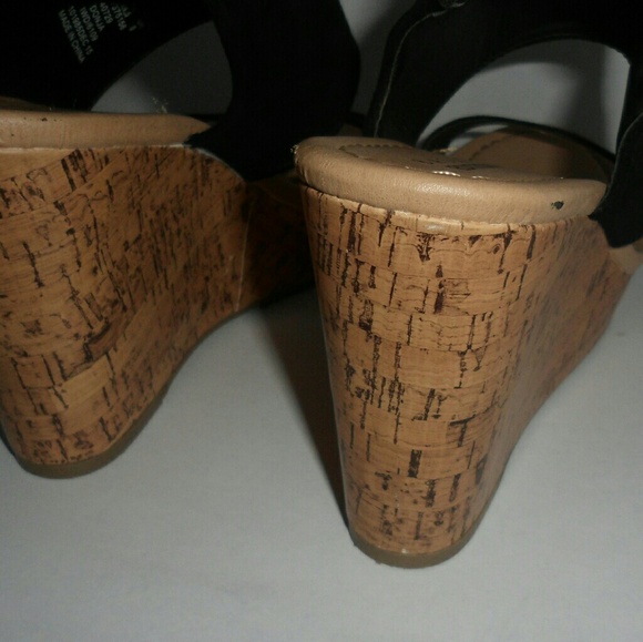 Cork wedges gently used - Picture 3 of 4